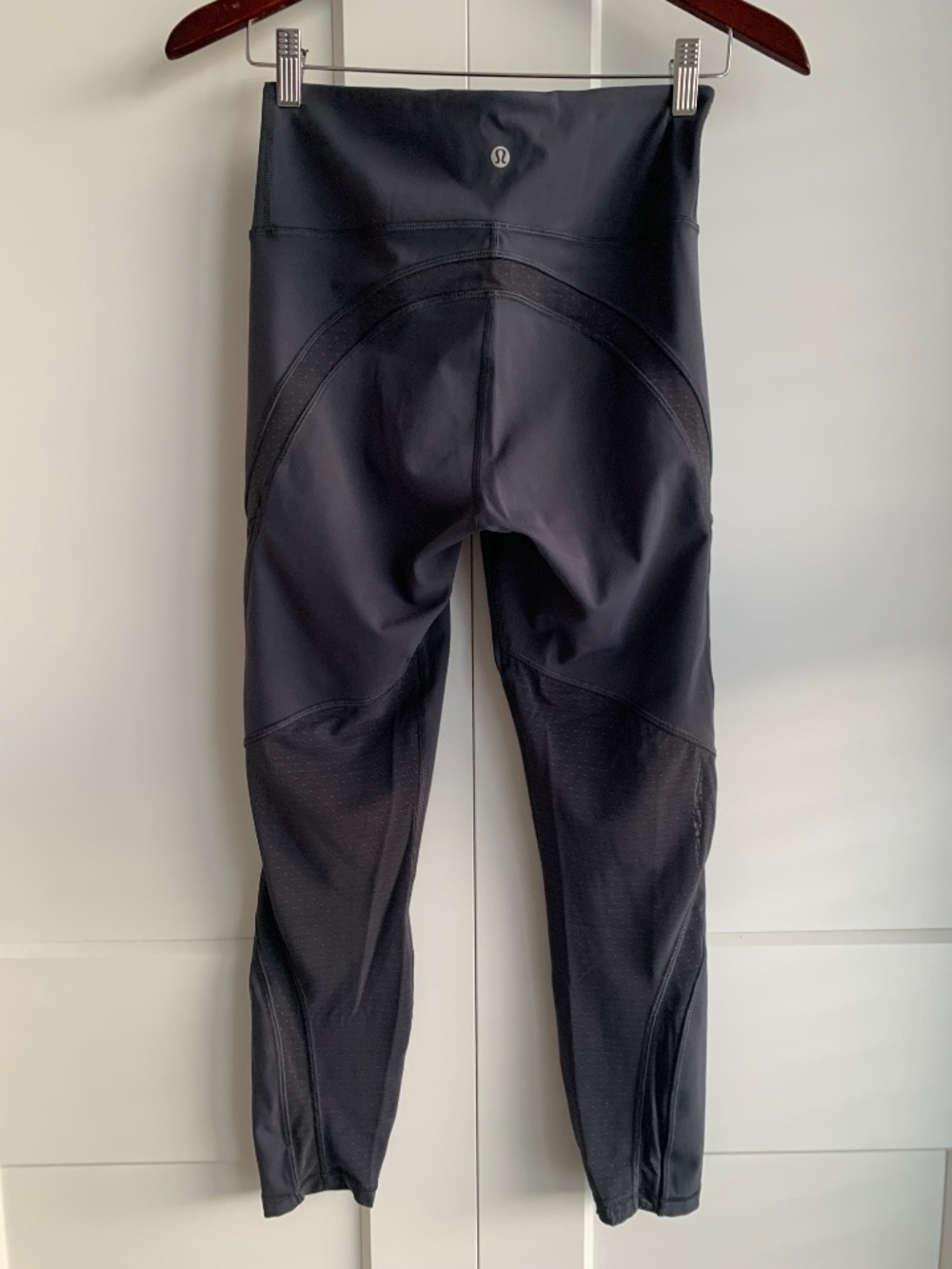 Lululemon Women’s Revitalize Tight Gray Legging back knee mesh size 8 - Picture 4 of 13